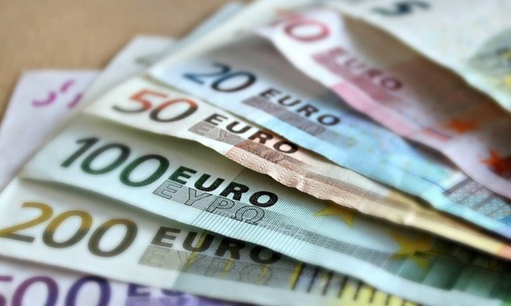 Τρίκαλα: Aπατεώνες ξάφρισαν 7.000 ευρώ από ηλικιωμένο παριστάνοντας τους υπάλληλους της ΔΕΗ