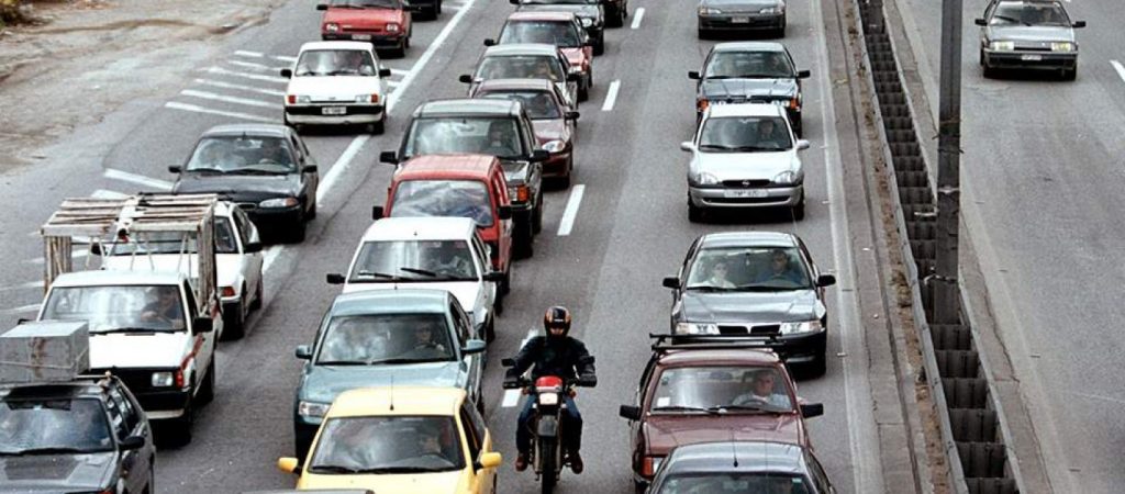 Κίνηση: Τεράστια προβλήματα στην Κατεχάκη – Έσπασε αγωγός