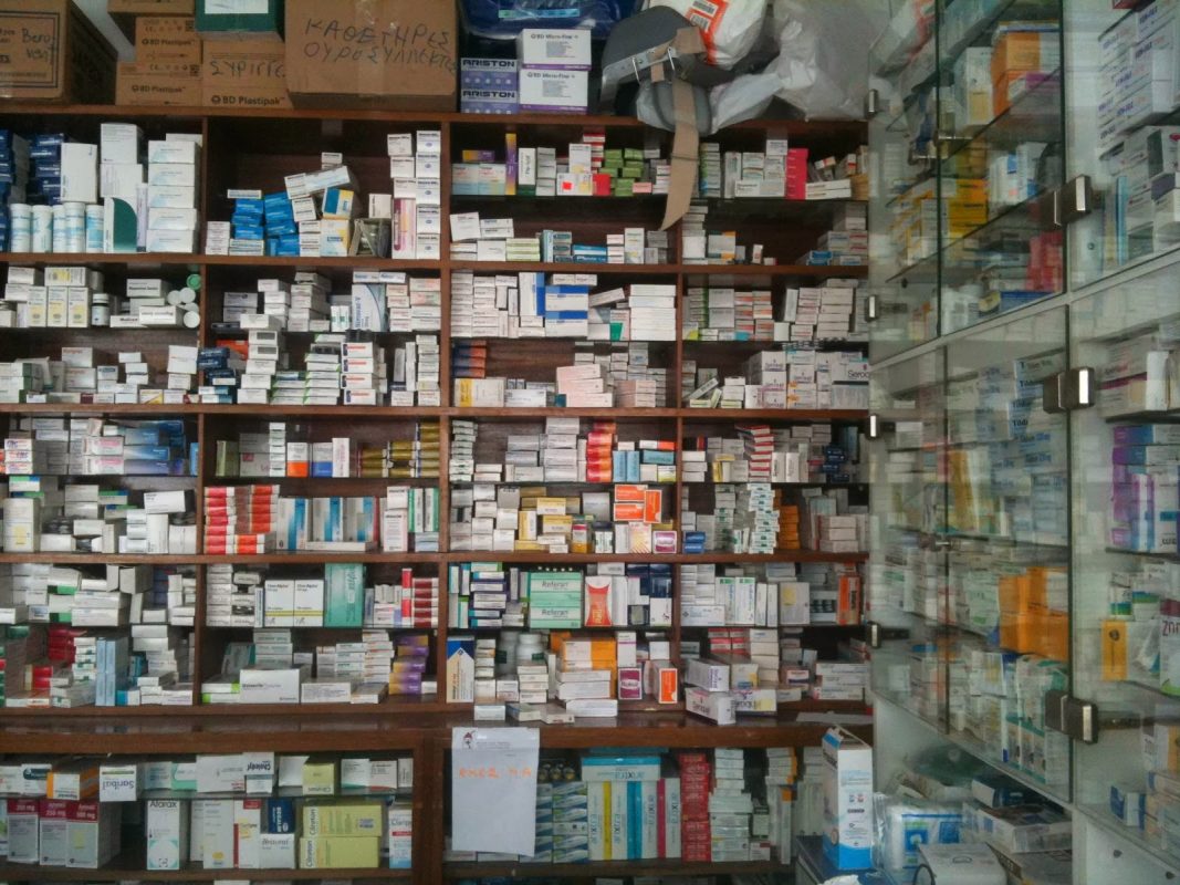 Φάρμακα υψηλού κόστους: Τα δύο τελευταία βήματα για την διανομή τους μέσω ιδιωτικών φαρμακείων
