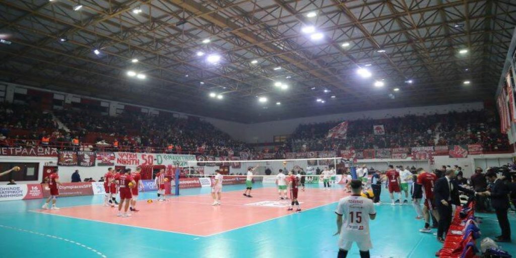 Επεισόδια και δακρυγόνα στο Ρέντη: Καθυστερεί η έναρξη του ντέρμπι Ολυμπιακός–Παναθηναϊκός (φώτο-βίντεο)