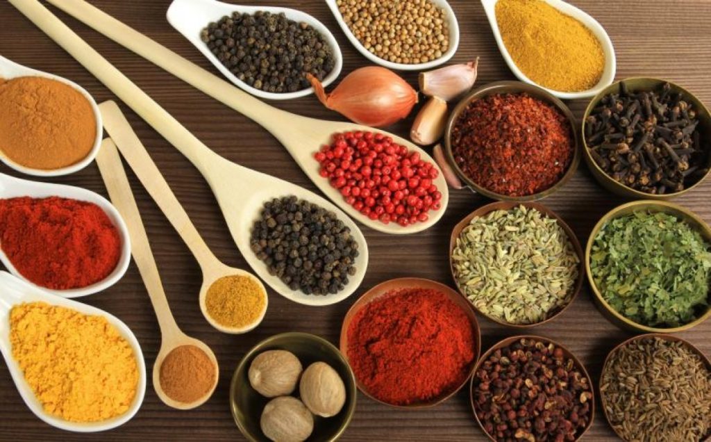 Το μπαχαρικό που κάνει καλό στον… εγκέφαλο! – Τι έδειξε έρευνα