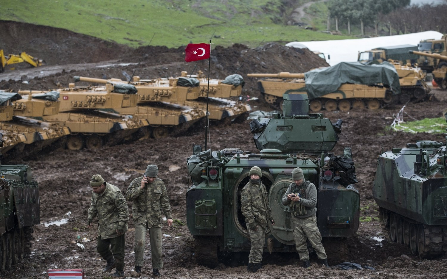 Η Τουρκία μεταφέρει μικρές δυνάμεις από τον Έβρο στην Ιντλίμπ