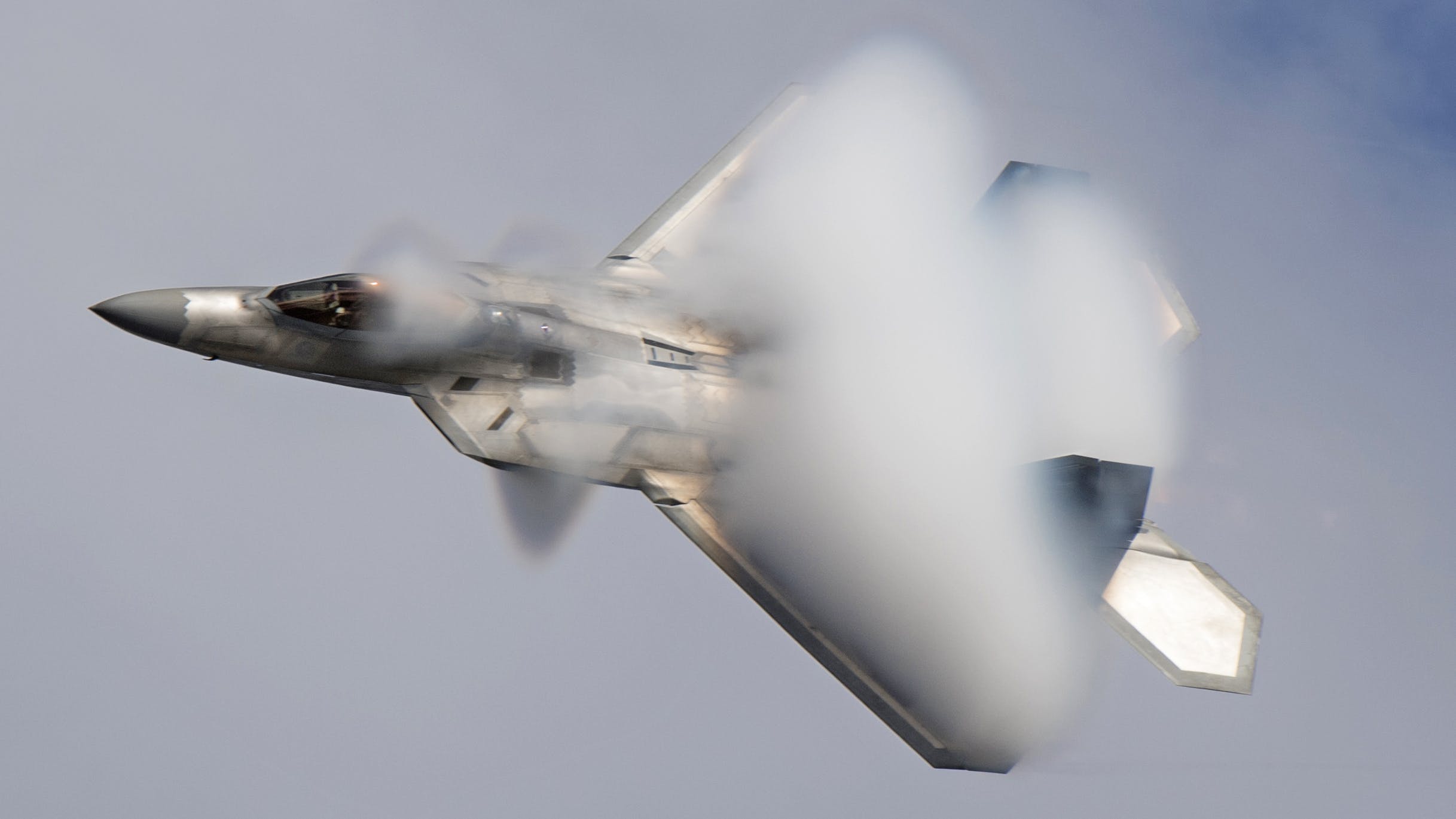 Stealth: Όταν οι Αμερικανοί παρατήρησαν ότι το μαχητικό F-22 δεν ήταν… «αόρατο»