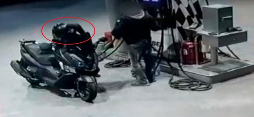 Ληστής αστυνομικός: Βίντεο ντοκουμέντο από την εγκληματική του δράση