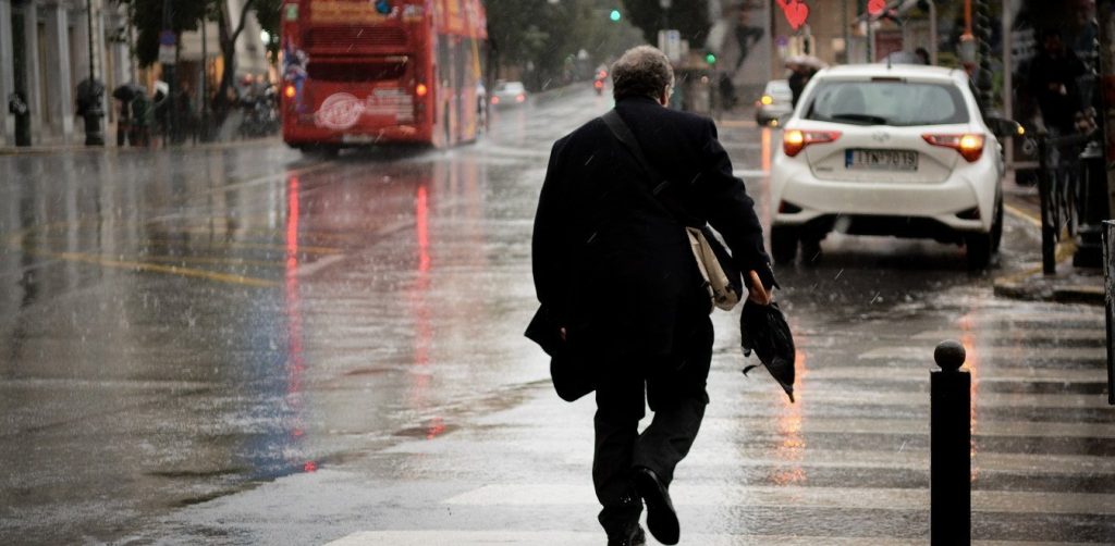 Άστατος ο καιρός μέχρι το Σάββατο – Ισχυρές βροχές και καταιγίδες και στην Αττική – Οι χάρτες του Meteo (φωτο)