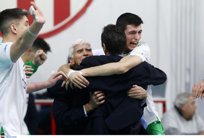 Αν κάνουν έτσι για το βόλεϊ τι θα γίνει αν τους ξυπνήσει κάποιος το όραμα για το ποδόσφαιρο;