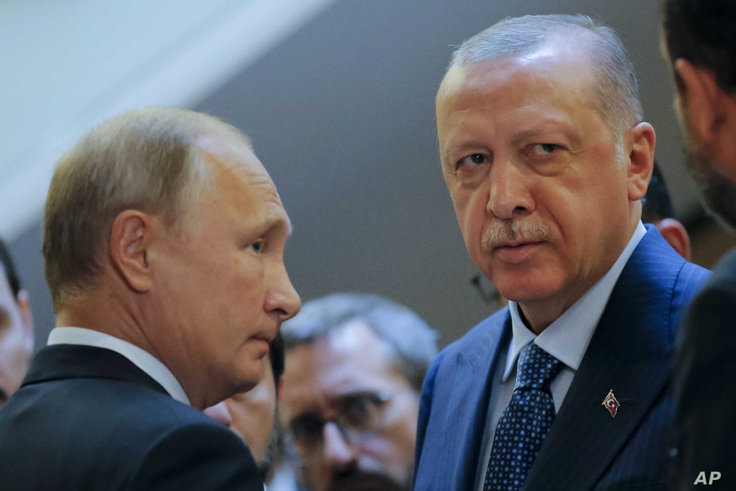 Ερντογάν σε Πούτιν: «Ο συριακός Στρατός περικυκλώνει τα φυλάκιά μας στην Ιντλίμπ – Θα τους κτυπήσουμε»