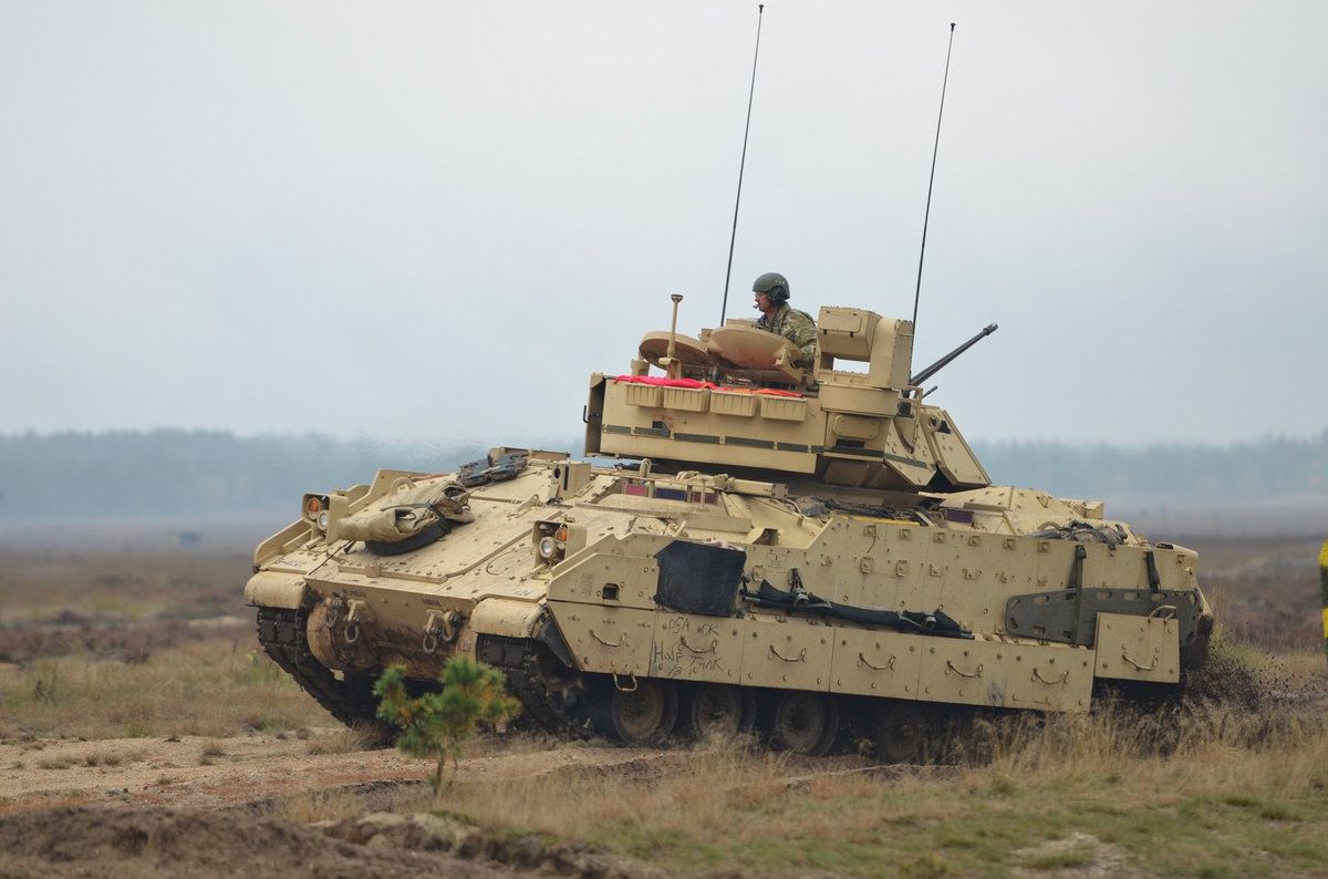 Επιμένει το ΓΕΣ στην απόκτηση των ΤΟΜΑ Bradley M2A2 – Ανανέωσε το αίτημά του