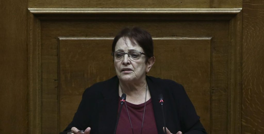 Σπάνια βραδινή έξοδος για την Αλέκα Παπαρήγα (φώτο)