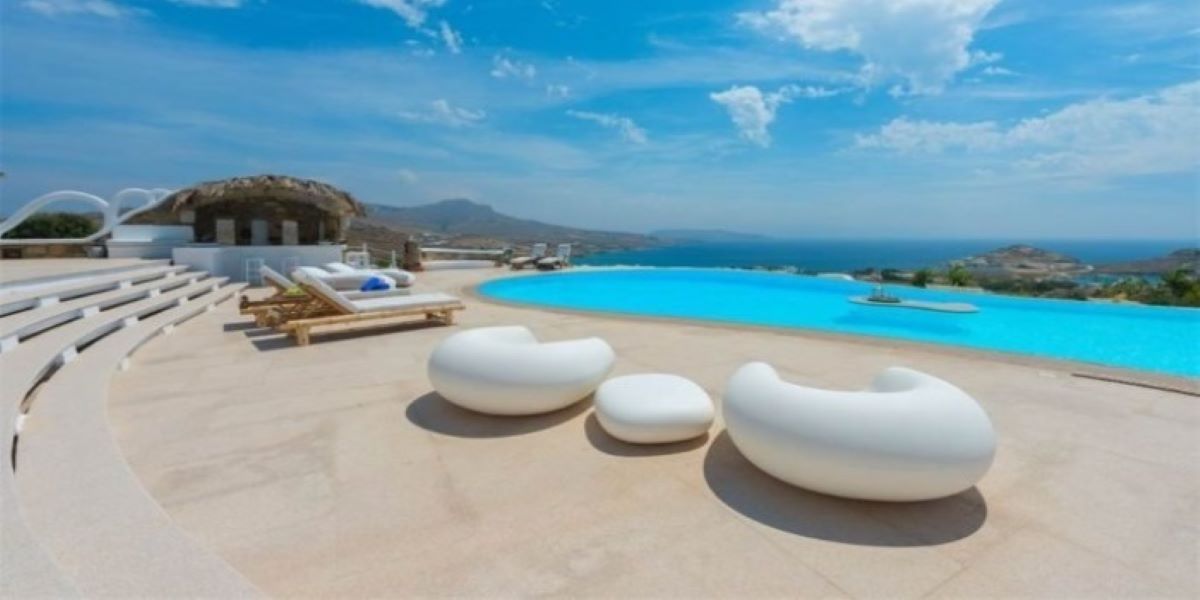 Μύκονος: Στο «σφυρί» έναντι 23 εκ. το κόσμημα του νησιού