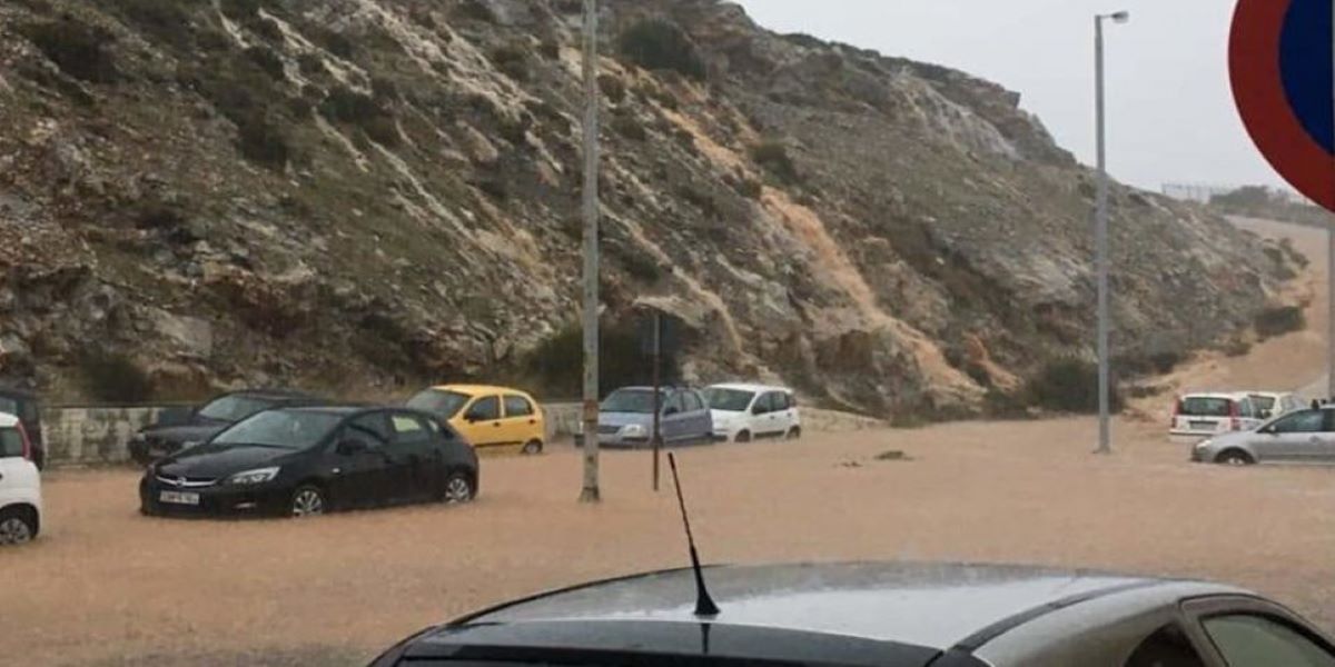 Κακοκαιρία: Τεράστια προβλήματα σε Ρόδο και Ικαρία – Πλημμύρισαν μέχρι και αεροδρόμια (φώτο)