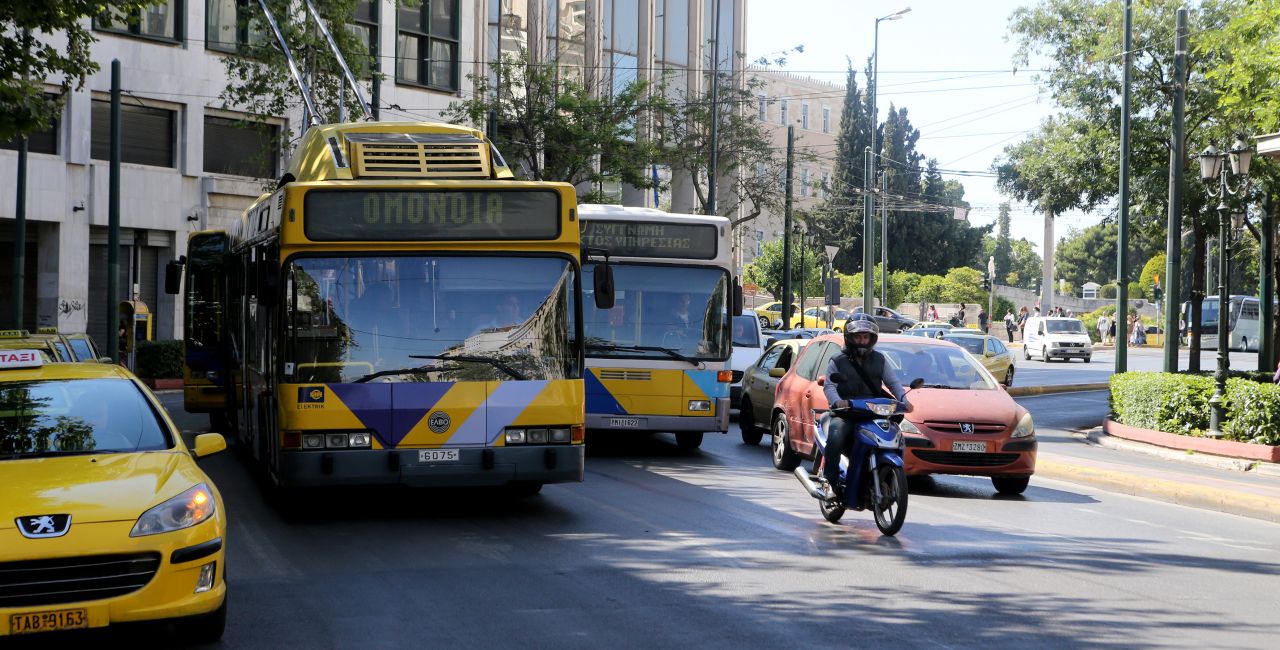 «Παραλύει» η Αθήνα την Τρίτη – 24ωρη απεργία στα ΜΜΜ