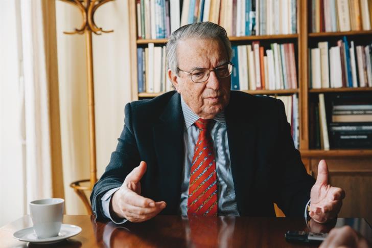 Ο Γ.Μπαμπινιώτης πρόεδρος της επιτροπής στην Κύπρο για τα 200 χρόνια ελληνικής επανάστασης