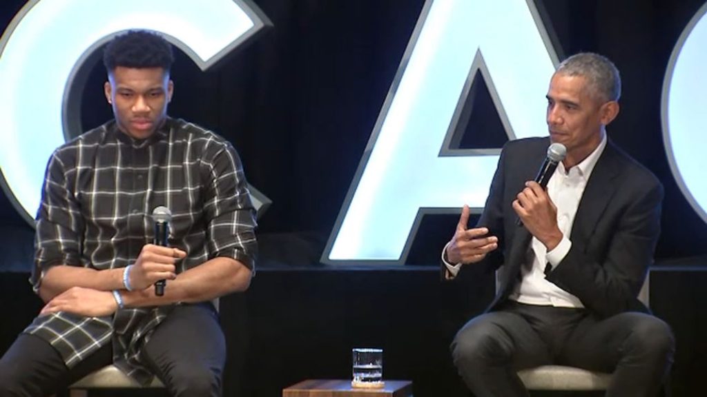 Ο Μ.Ομπάμα αποθεώνει τον «Greek Freak» Γ.Αντετοκούνμπο – Δείτε τι είπε (βίντεο)