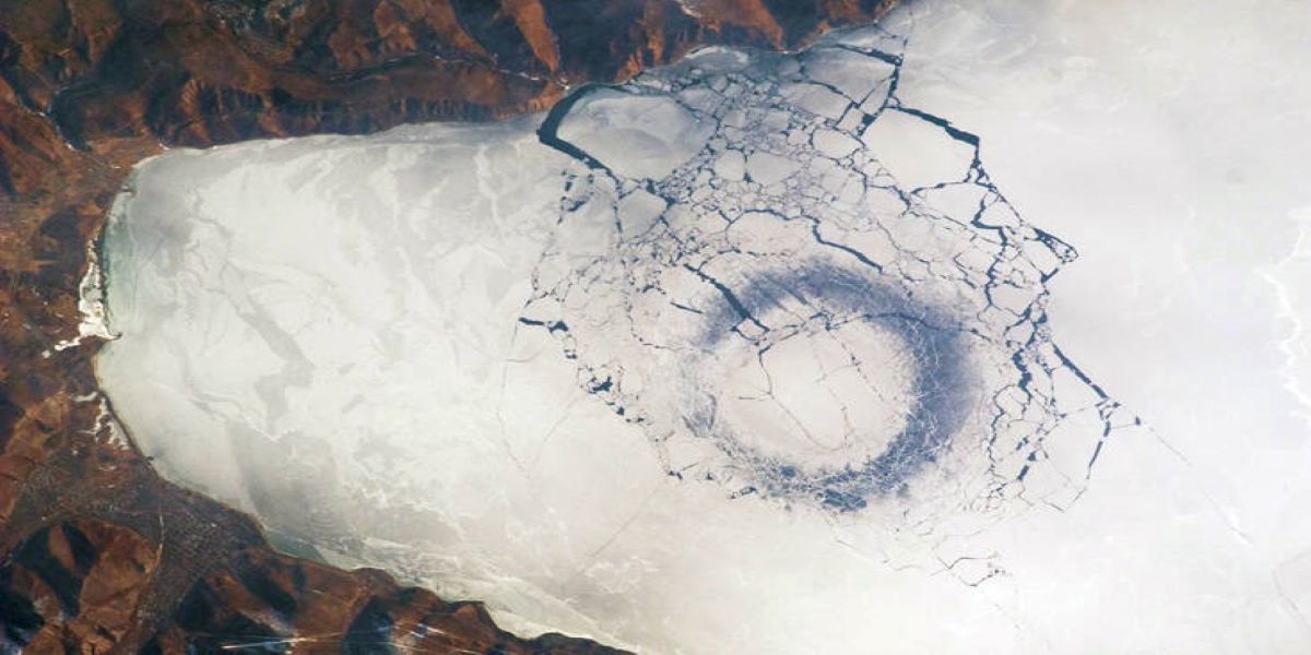 Σιβηρία: Λύθηκε το μυστήριο με τους περιβόητους δακτυλίους πάγου – Που κατέληξαν οι επιστήμονες (φώτο)