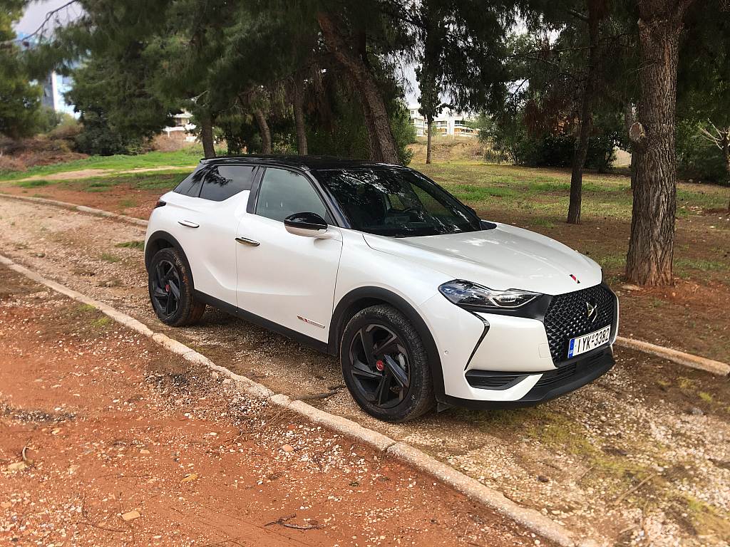 Οδηγική εμπειρία του DS 3 CROSSBACK με τον κινητήρα 1.5 cc Blue HDi που αποδίδει 100 ίππους
