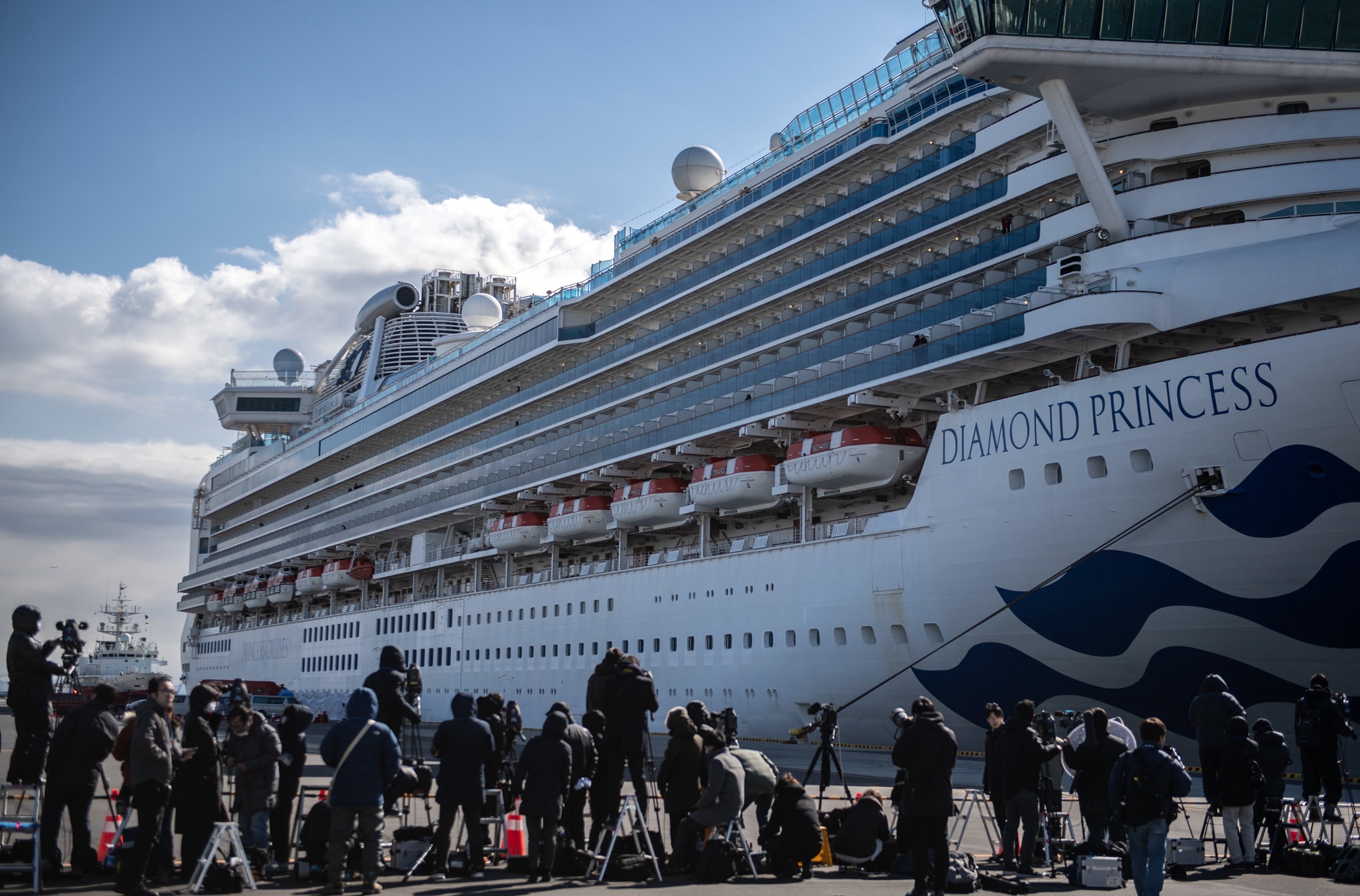 Κορωνοϊός-Diamond Princess: Συγκλονίζουν οι περιγραφές των επιβατών – Βίντεο από το εσωτερικό του πλοίου