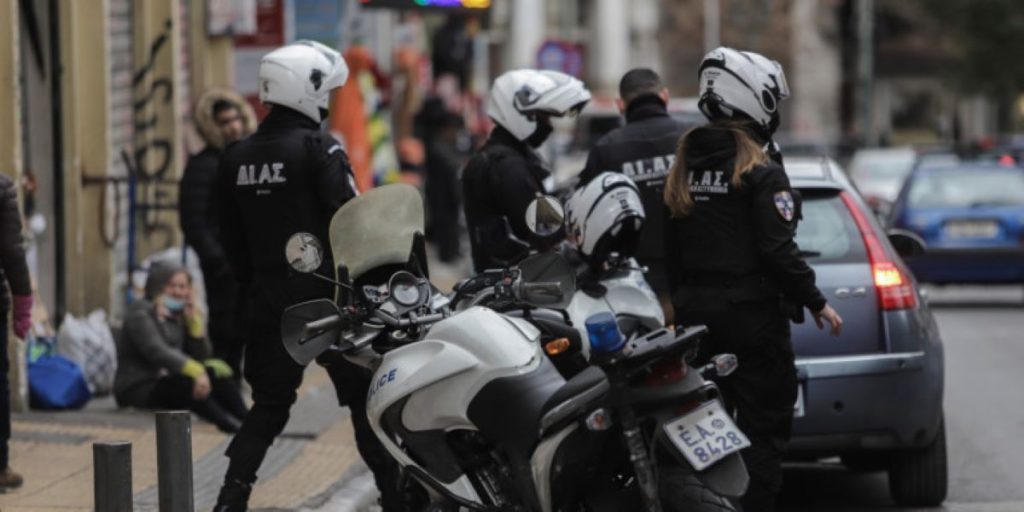 Στενεύει ο κλοιός για τους δράστες της συμπλοκής στη Μενάνδρου: Αστυνομικοί μοιράζουν τις φωτογραφίες τους