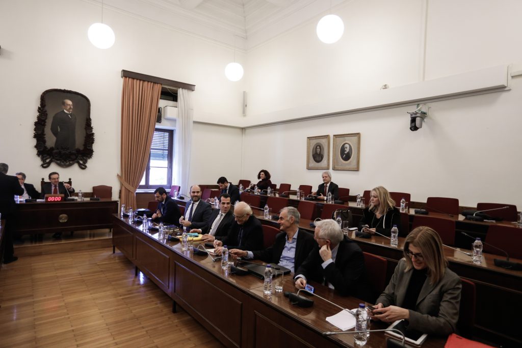 Novartis: Βγαίνουν οι κουκούλες για τους προστατευόμενους μάρτυρες – Θα εξεταστούν με την φυσική τους παρουσία