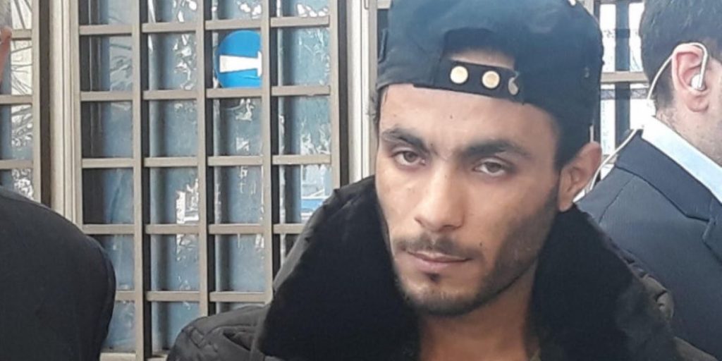 «Βγαίνει και από πάνω» ο πατέρας του κακοποιημένου βρέφους: «Έβγαλαν βιαστικά συμπεράσματα»