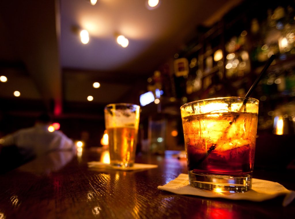 Γουλιά και… εξομολόγηση: Το ποτό που κατηγορήθηκε για ασέβεια κατά του χριστιανισμού (φωτο)