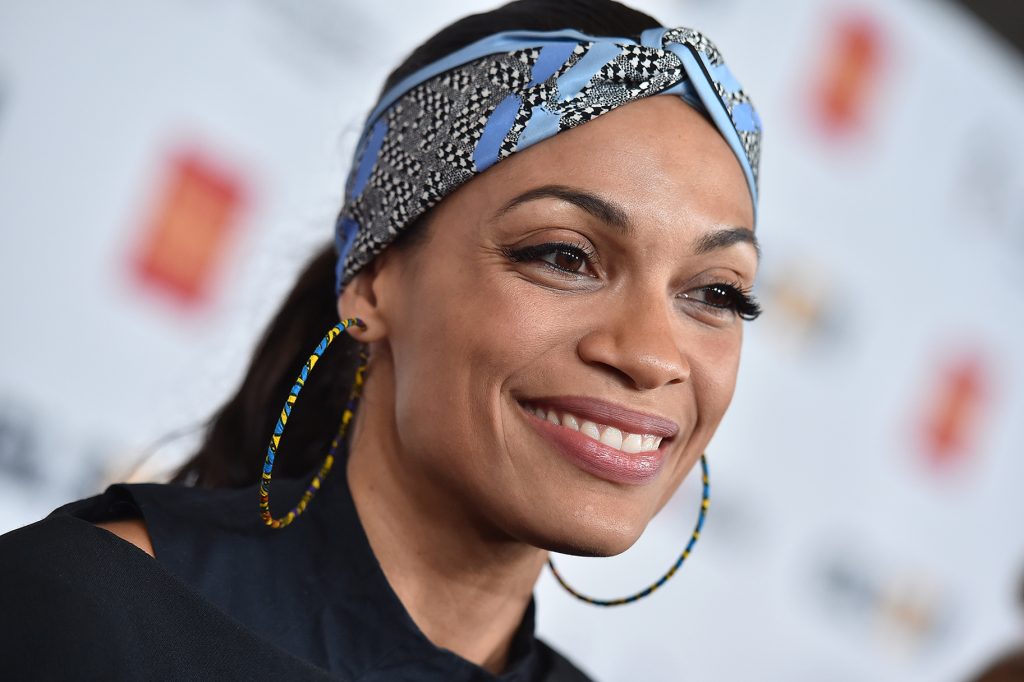Η Rosario Dawson αποκάλυψε ότι είναι bisexυal – «Όλοι έλεγαν ότι έκανα come out»