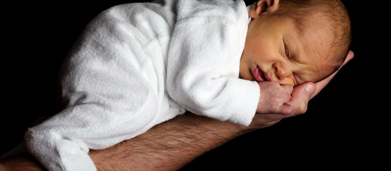 Όλα όσα πρέπει να γνωρίζετε για το επίδομα γέννησης – Πότε θα γίνει η πρώτη καταβολή και ποια τα κριτήρια
