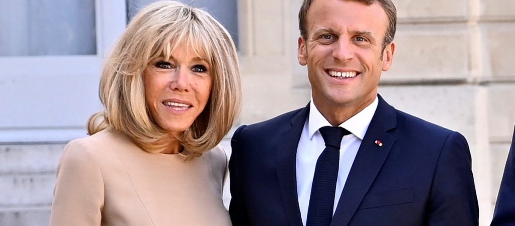 Ο Εμανουέλ και η Μπριζίτ Μακρόν πρωταγωνίστησαν σε… καρτούν – Δείτε το βίντεο