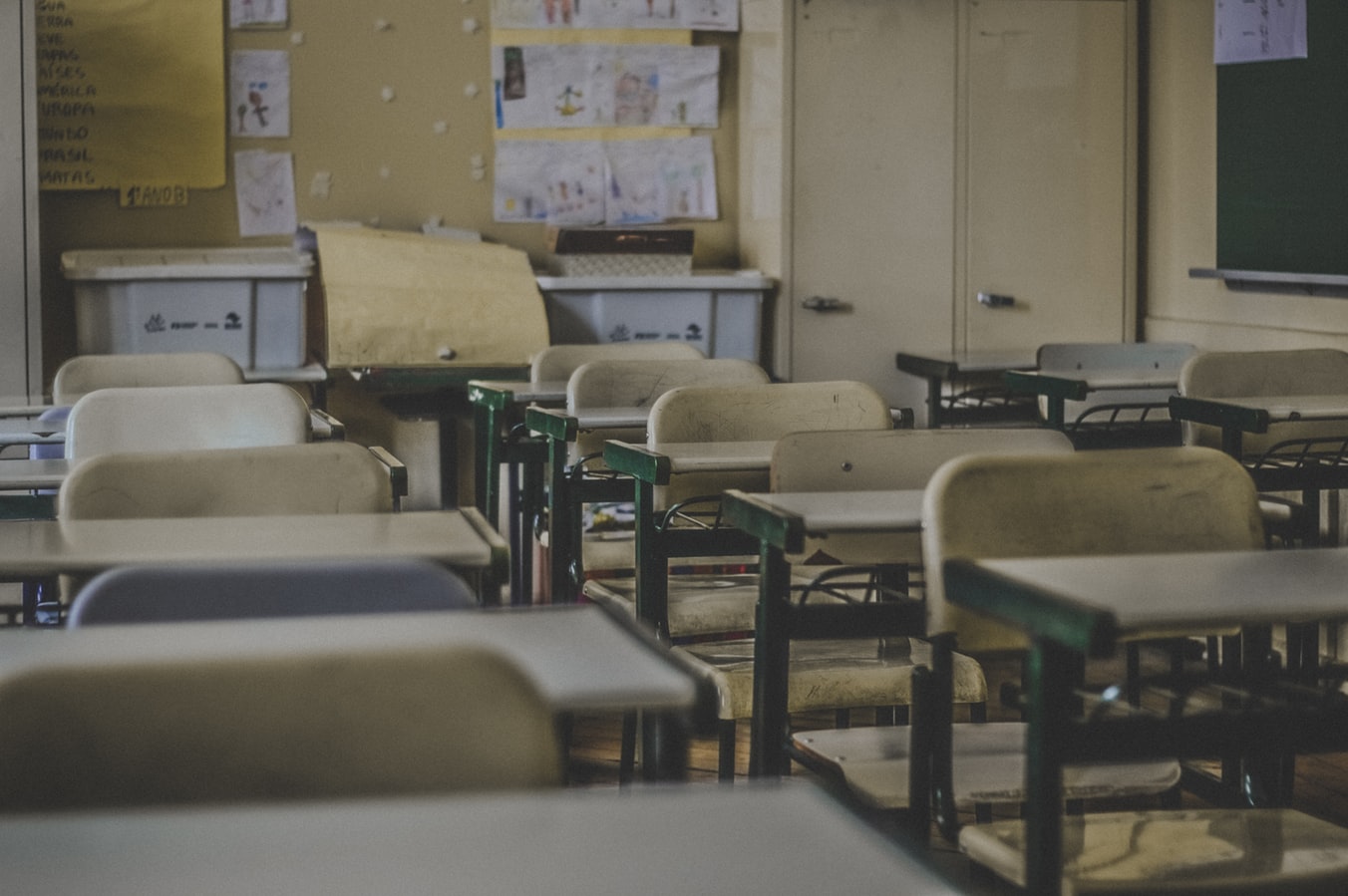 Καταγγελία πατέρα του μαθητή που δέχθηκε ξυλοδαρμό σε σχολείο στην Καβάλα: «Παρόντες τέσσερις δάσκαλοι» (βίντεο)