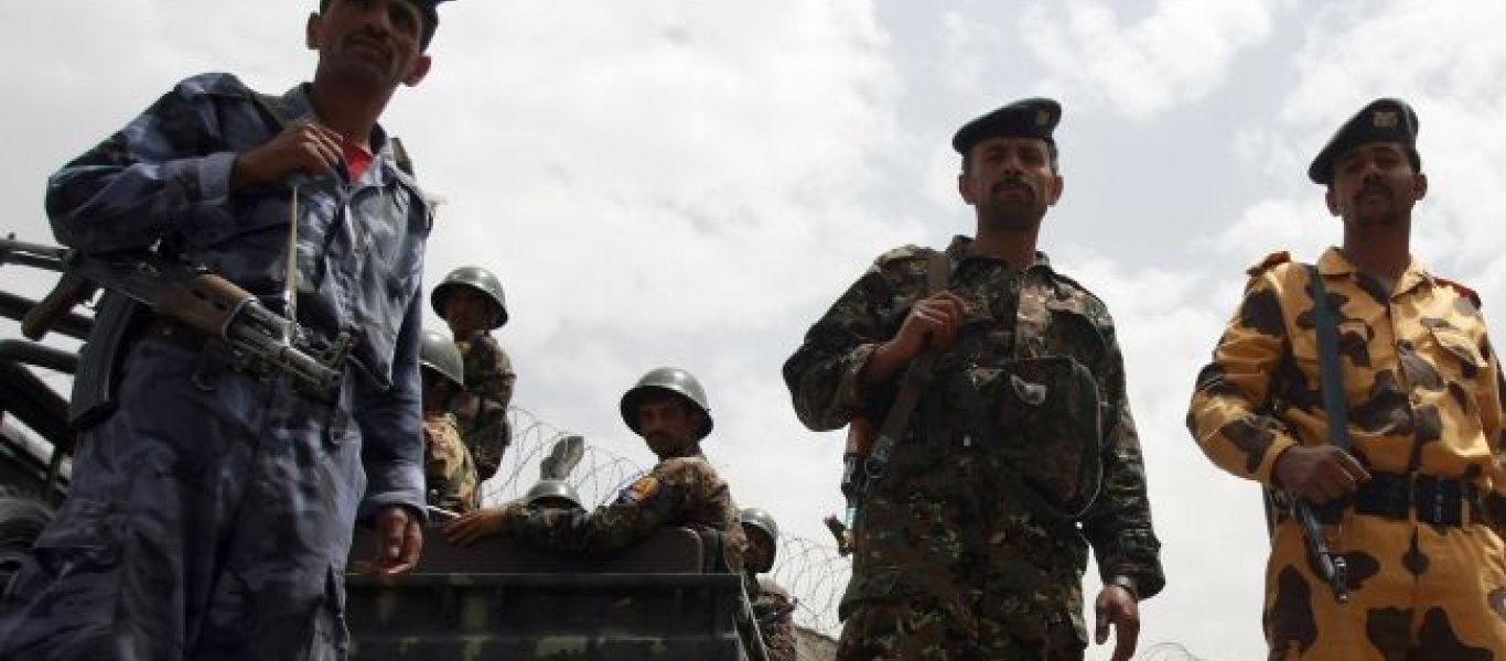 Προσπάθησαν να δολοφονήσουν τον υπουργό Άμυνας της Υεμένης – Έπεσε σε νάρκη το αυτοκίνητο του