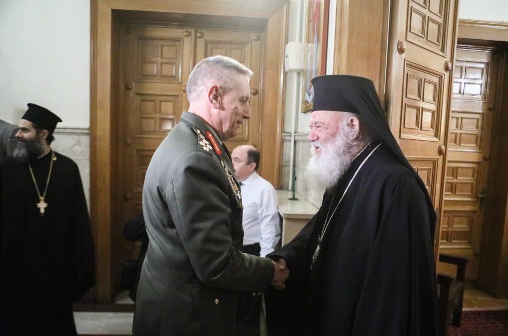 Αρχιεπίσκοπος Ιερώνυμος σε αρχηγούς Ενόπλων Δυνάμεων: «Νιώθουμε υπερηφάνεια, ασφάλεια και σιγουριά» (φώτο)