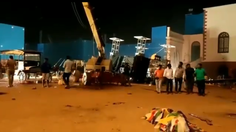 Ινδία: Κατέρρευσε γερανός σε γυρίσματα ταινίας – Τρεις νεκροί (βίντεο-φωτο)