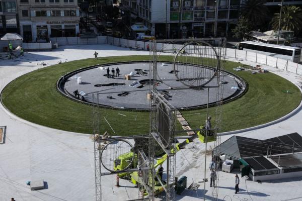 Γέμισαν με νερό το συντριβάνι στην πλατεία Ομονοίας – Προχωρά η ολοκλήρωση του έργου (βίντεο)