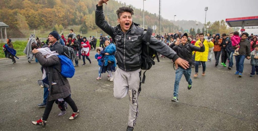 Υπουργείο Μετανάστευσης και Ασύλου: Τι προβλέπει για τους «ανήλικους πρόσφυγες»