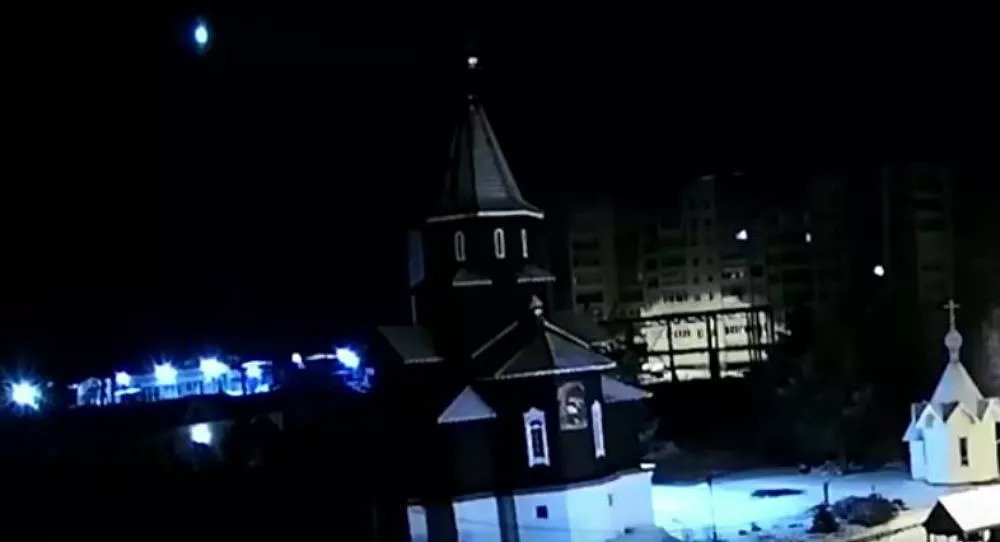 Μετεωρίτης έκανε τη νύχτα μέρα στον ουρανό  στην Καρελία της Ρωσίας – Βίντεο