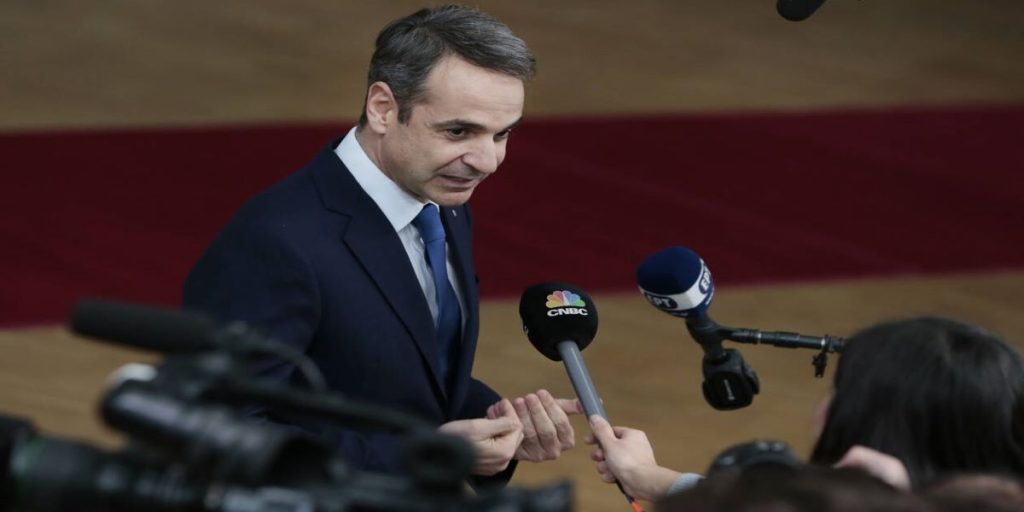 Σύνοδος Κορυφής: Έκτακτη συνάντηση Μητσοτάκη με Μέρκελ, Μακρόν και Σάντσεθ για τον Προϋπολογισμό