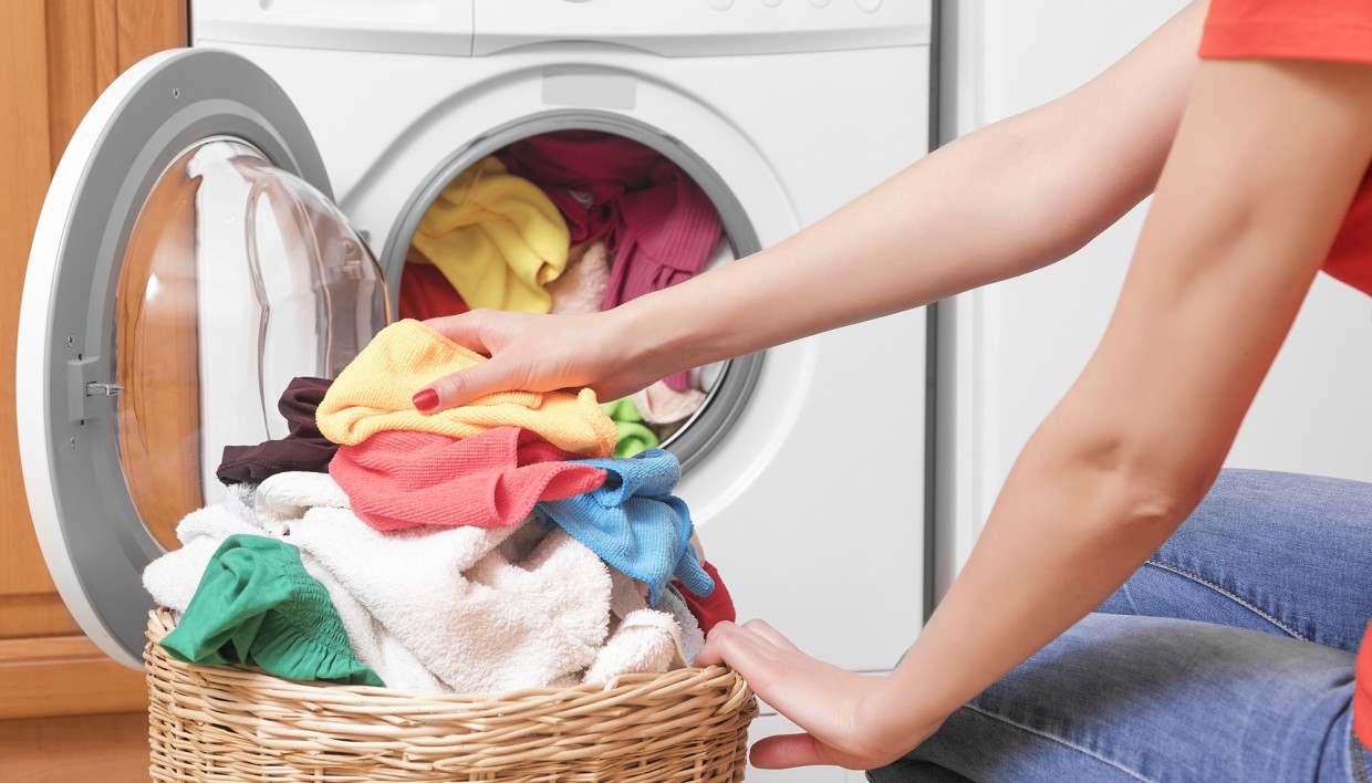 Το γνωρίζατε; – Δείτε τι θα συμβεί αν βάλετε μια ασπιρίνη στο πλυντήριο ρούχων σας