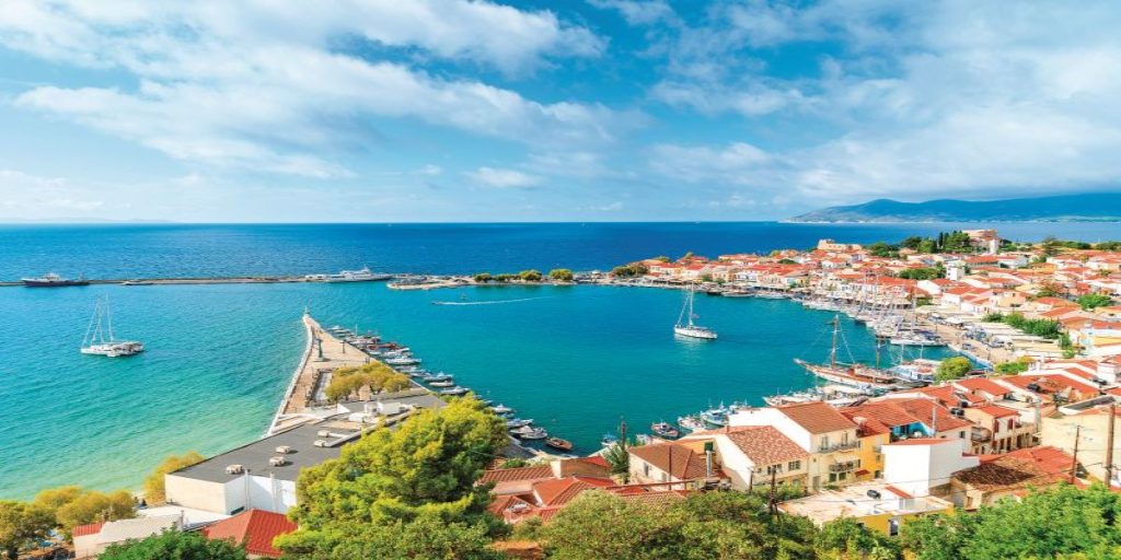 Τα ελληνικά νησιά είναι όμορφα και τον χειμώνα – Η εντυπωσιακή εικόνα από την καταιγίδα στη Σάμο (φώτο)