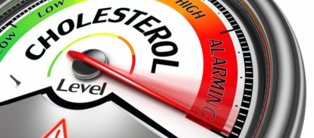 Tέσσερις τρόποι να ρίξετε τη χοληστερίνη με διατροφή