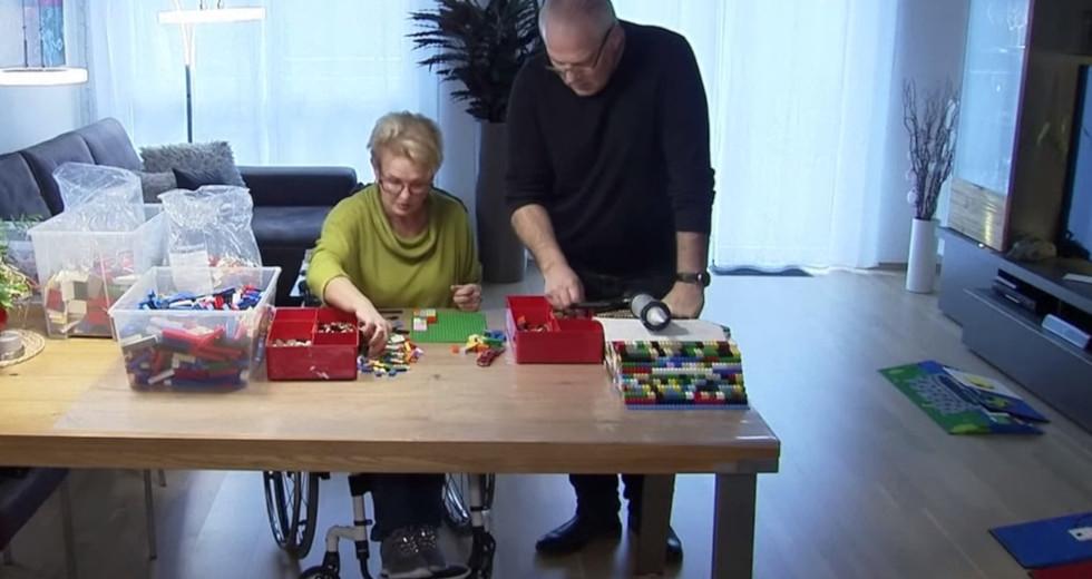 Η Γερμανίδα γιαγιά που κατασκευάζει ράμπες αναπήρων με lego (βίντεο)