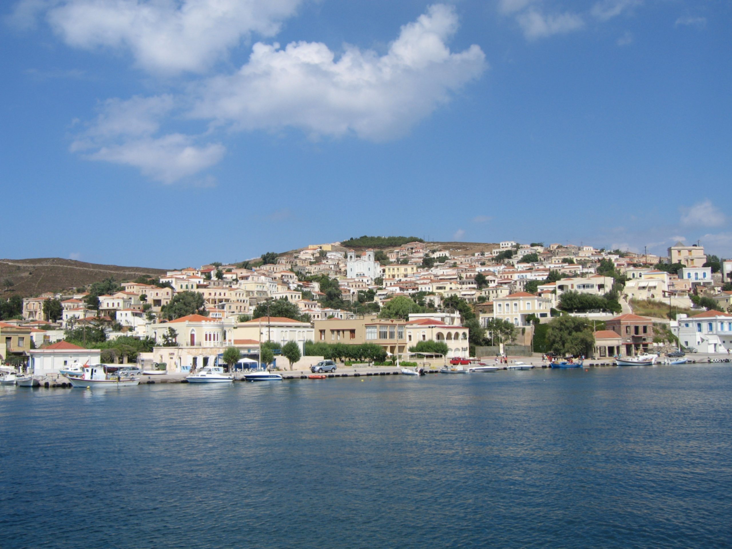 Αυτό το είναι το ελληνικό νησί όπου το 1/3 του πληθυσμού είναι πλούσιοι εφοπλιστές