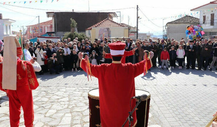 Πανηγυρίζουν τα τουρκικά ΜΜΕ: «Τραγουδήσαμε το εμβατήριο της νίκης μπροστά από εκκλησία στην Ελλάδα»!