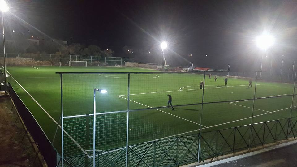 Έγινε και αυτό: Διαιτητής διέκοψε αγώνα επειδή… τσακώνονταν γυναίκες στην εξέδρα! (βίντεο)