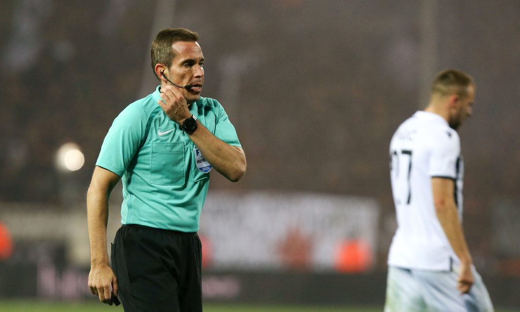 Αίτημα Ολυμπιακού για ξένους διαιτητές σε όλα τα ματς των πλέι οφ – Ηλεκτρονική κλήρωση