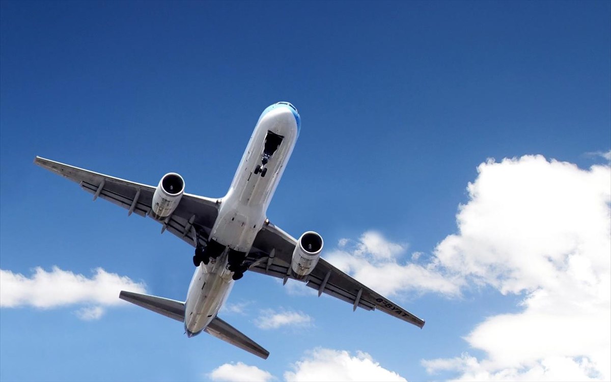 Ο δήμος Σπάτων ναύλωσε αεροπλάνο για να φέρει πίσω μαθητές που βρίσκονται στην Ιταλία