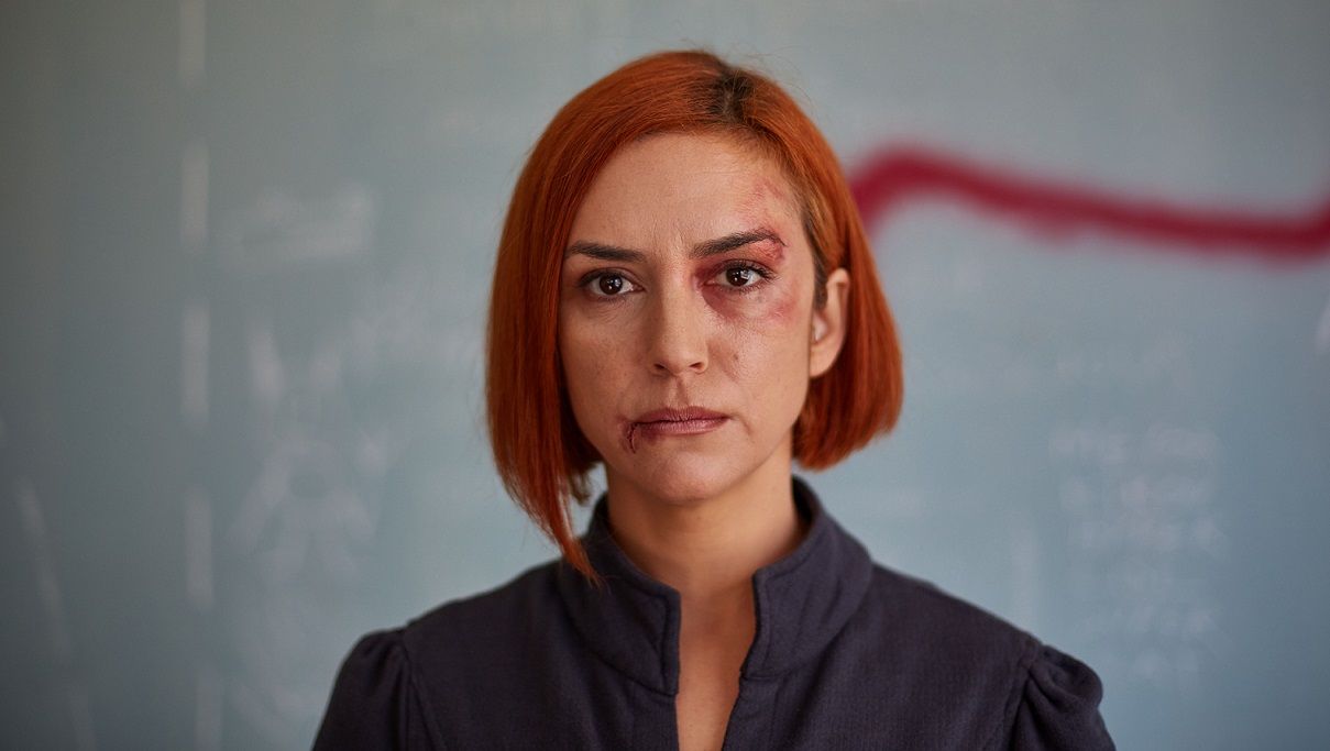 Αυτή είναι η ηθοποιός που «έπαιξε» στα επτά βίντεο του ΣΥΡΙΖΑ
