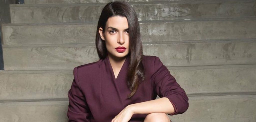 Τόνια Σωτηροπούλου: «Είμαι δικομανής – Παίρνω την αστυνομία για να κλείσει μπαρ που έχουν δυνατά την μουσική» (βίντεο)