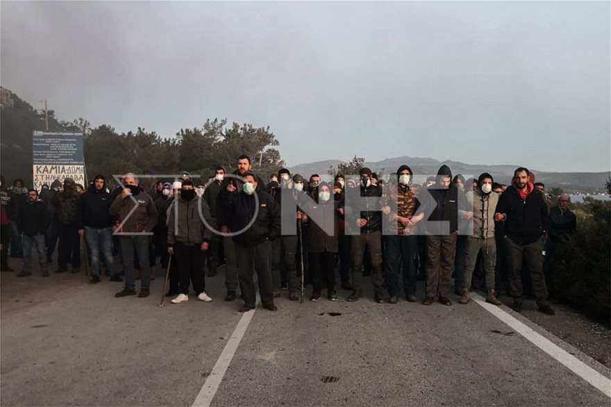 Σφοδρές μάχες μεταξύ πολιτών & αστυνομικών δυνάμεων σε Χίο & Λέσβο: «Δεν θα περάσουν» δηλώνουν οι κάτοικοι