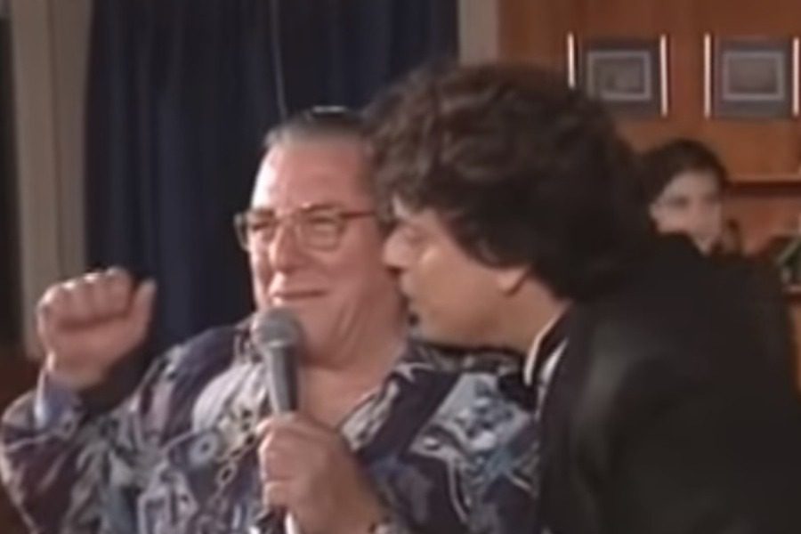 Οι κορυφαίοι: Όταν ο Βλάσσης Μπονάτσος έκανε φάρσα στον Κώστα Βουτσά (βίντεο)