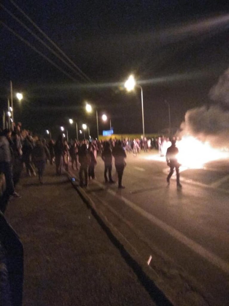 Η εξέγερση σε Λέσβο και Χίο στους «προβολείς» των διεθνών ΜΜΕ